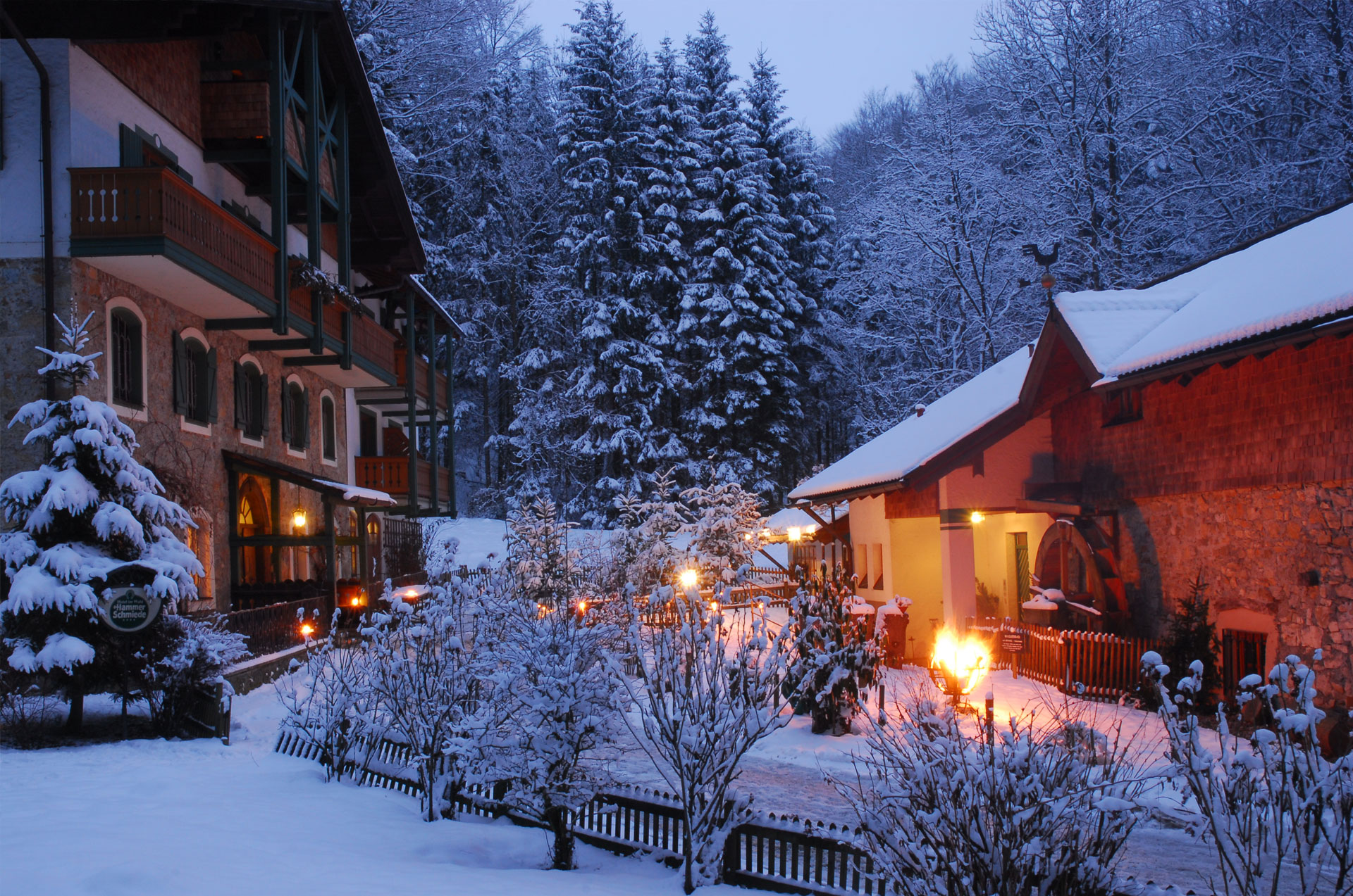 Hotel_Hammerschmiede-Anthering-Aussenansicht im Winter