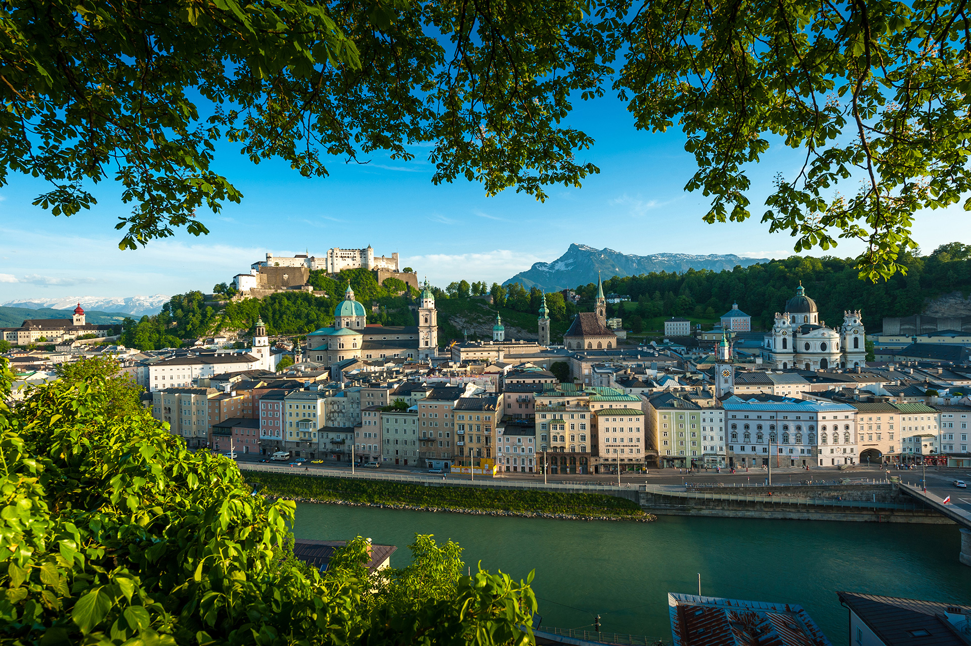 Hotel Hammerschmiede, Salzburg im Frühling mit Blick auf den Kapuzinerberg